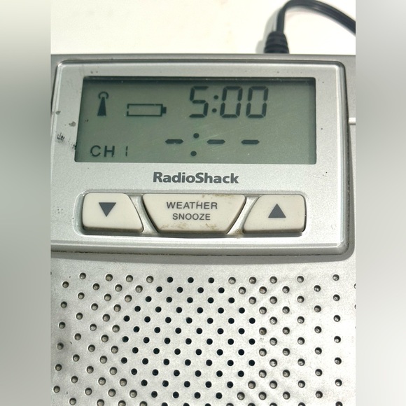 Radio Shack Weather Radio - Picture 5 of 8